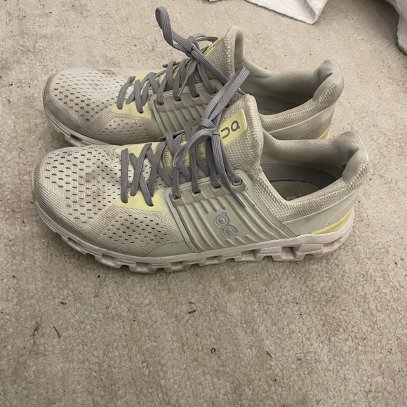 On Clouds - Picture 2 of 6